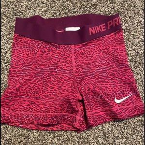 NWOT Nike pro S